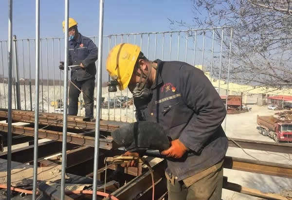 086dea2f299e4a0bb3932e65f61b089e